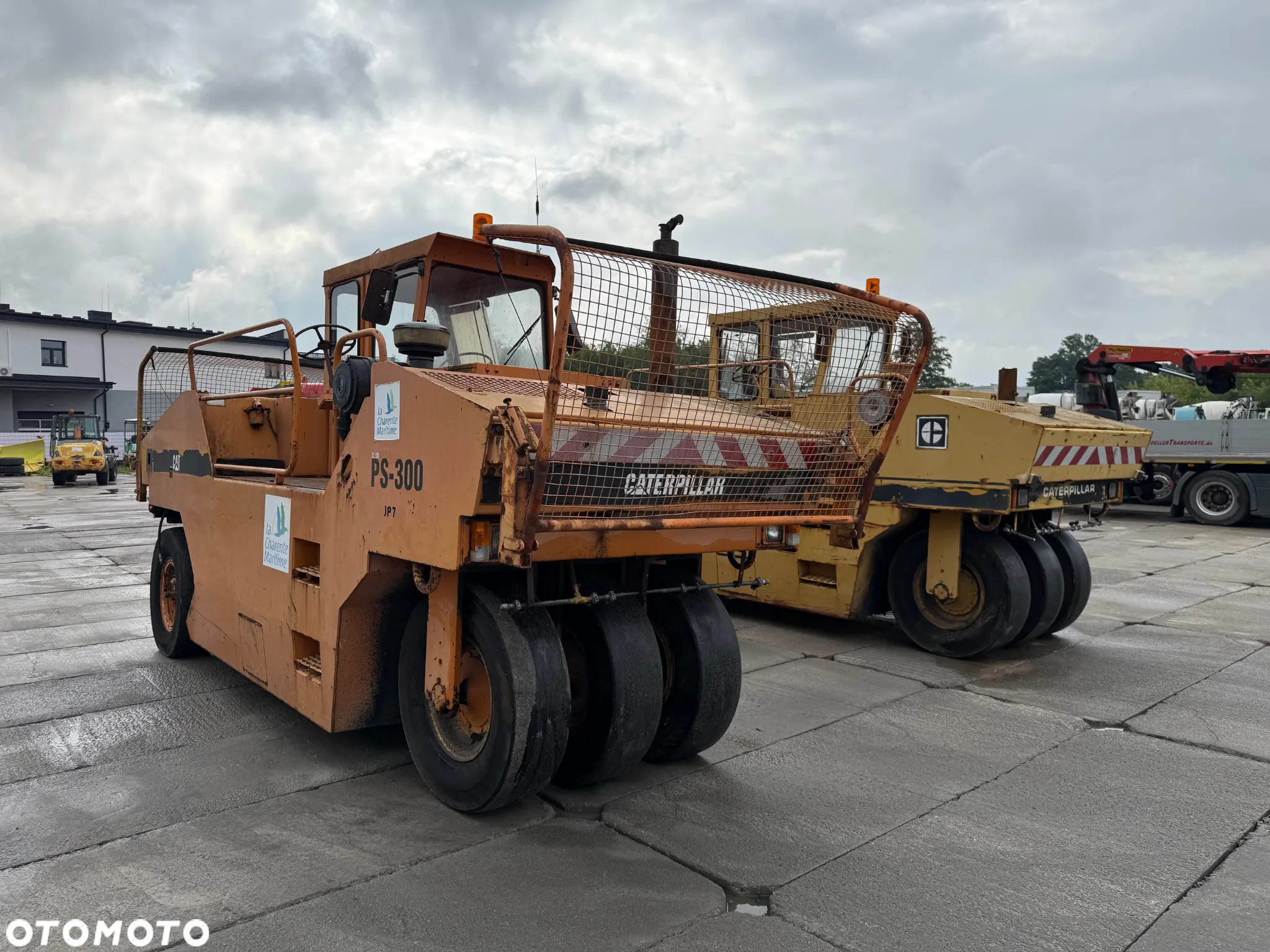 Caterpillar PS300 Walec Koła Gumowe - 2
