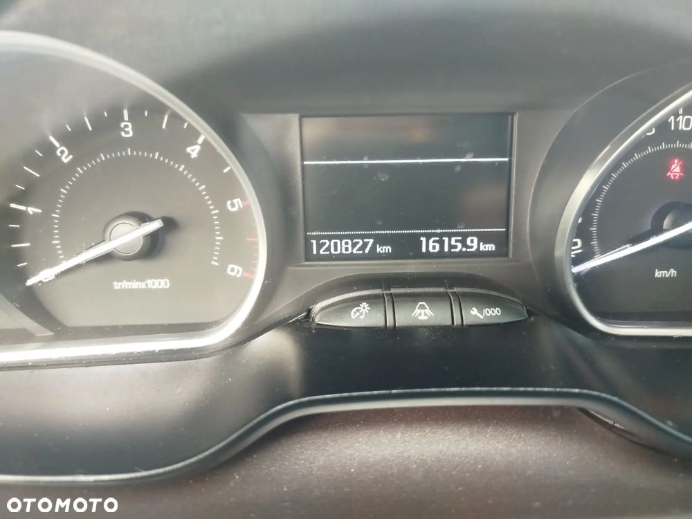 Peugeot 2008 - 13