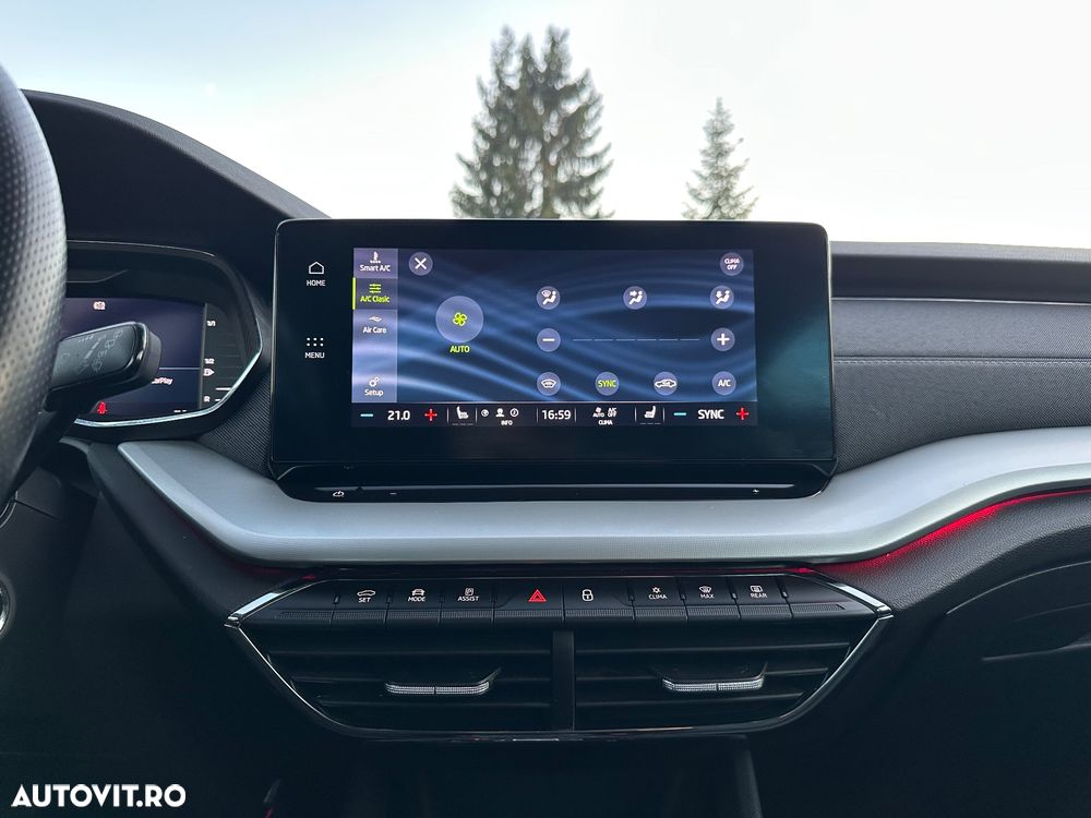 Skoda Octavia Combi 2.0 TDI DSG Edition - 19