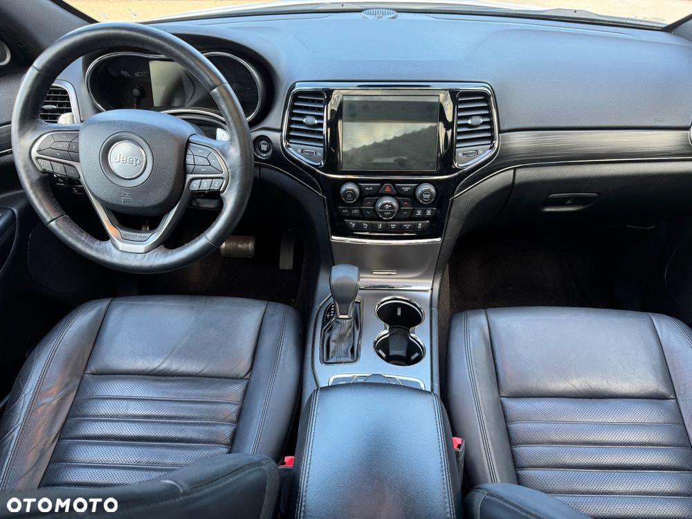 Jeep Grand Cherokee - 27