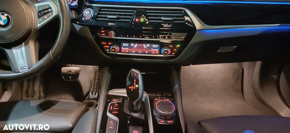 BMW M5 M550i xDrive AT - 35