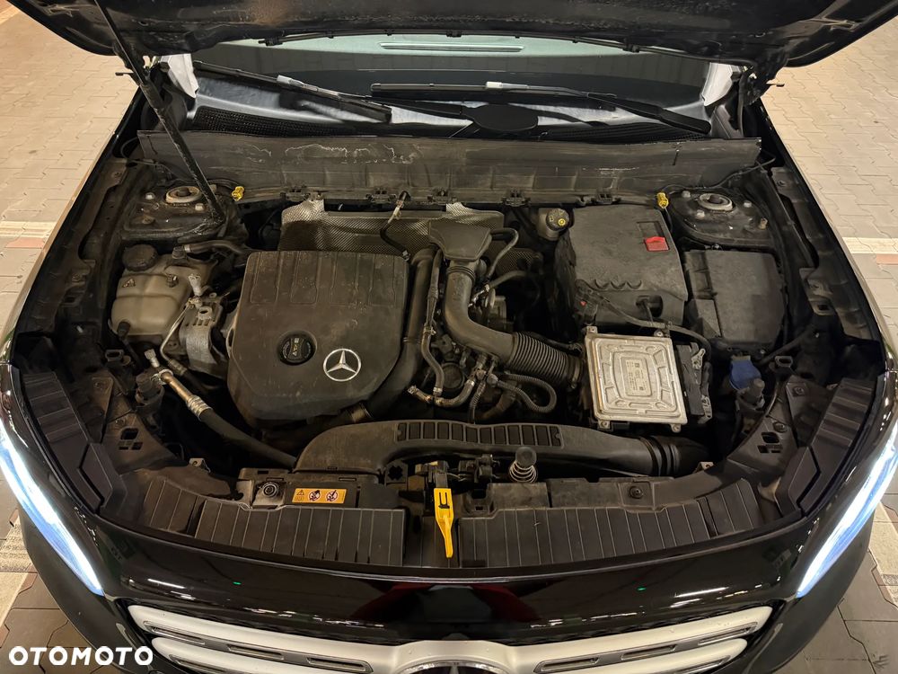 Mercedes-Benz GLB 200 7G-DCT - 4