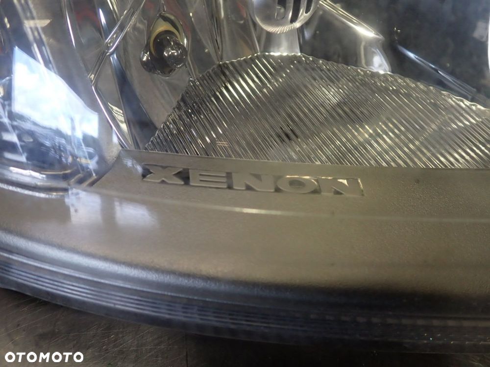 LAMPA PRAWA PRZEDNIA RENAULT LAGUNA II 2.2DCI 8200163324 - 2