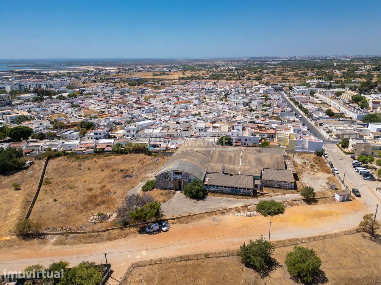 Terreno urbano com 9108 m2 e projeto aprovado para construção de 150 f - Grande imagem: 3/24