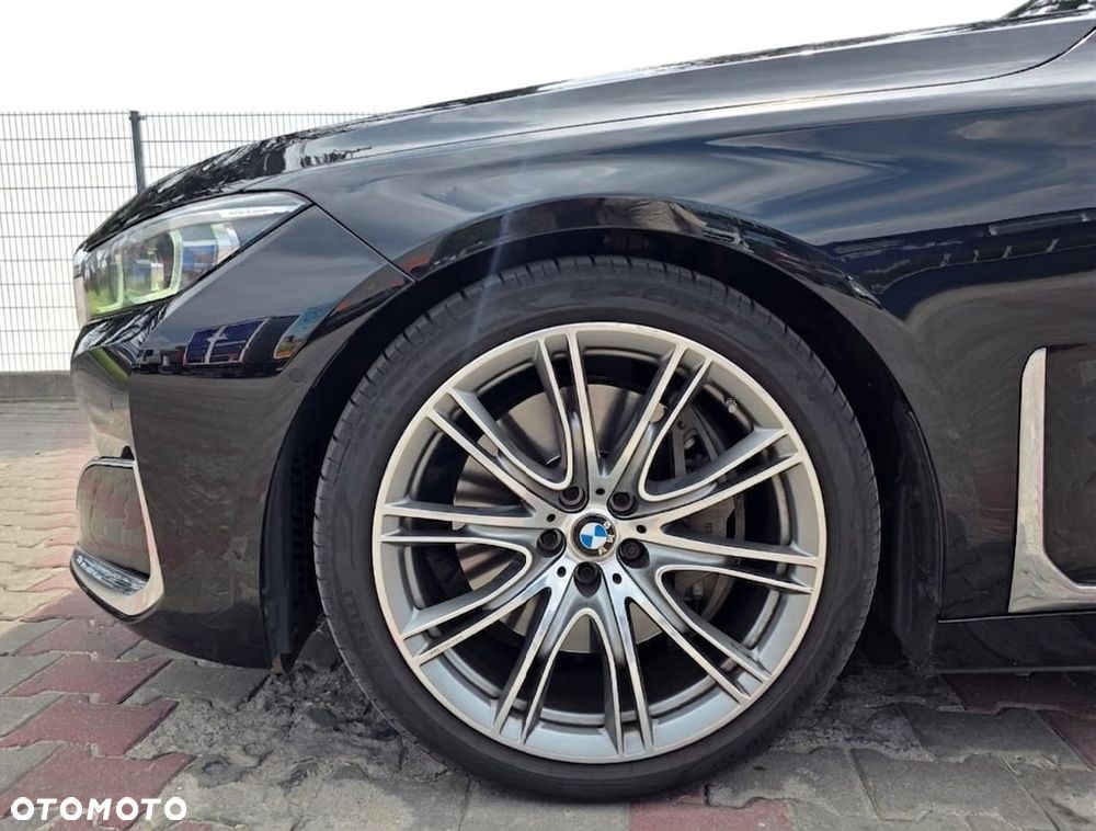 BMW Seria 7 750Ld xDrive - 29