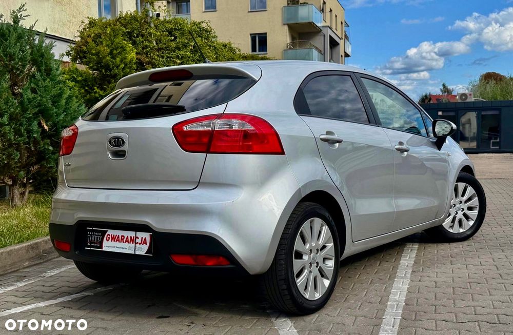 Kia Rio 1.4 Dream Team Edition - 4
