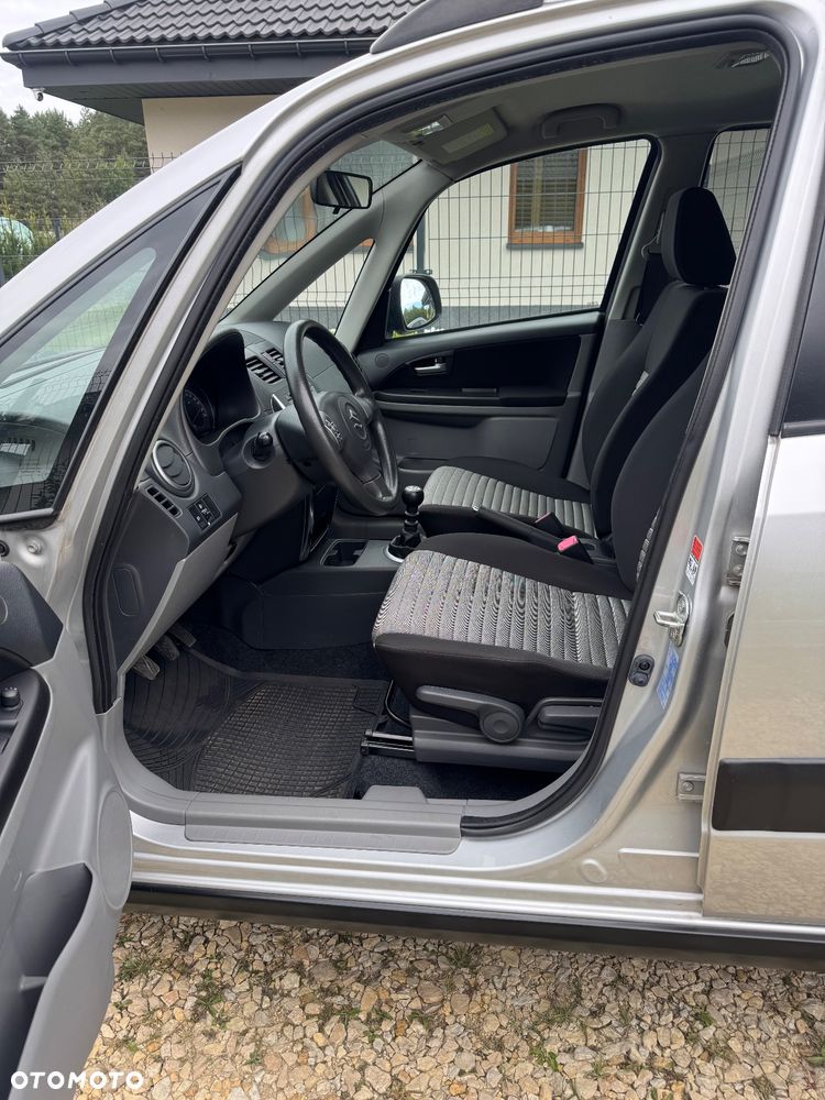 Suzuki SX4 2.0 DDiS 4x2 Style - 25