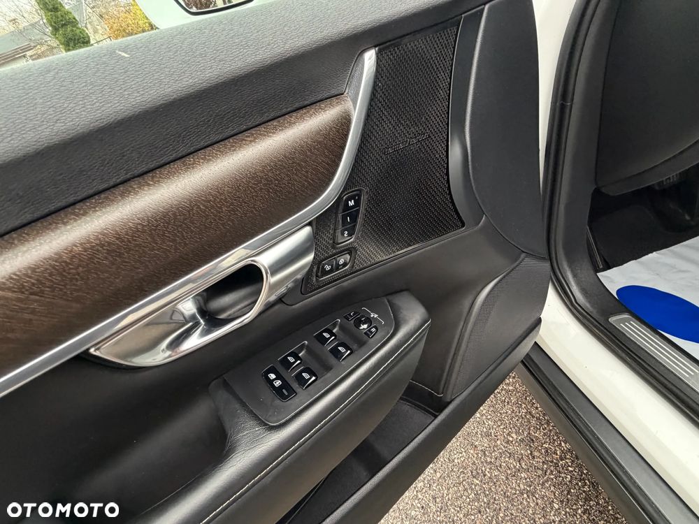 Volvo V90 Cross Country D5 AWD Pro - 28