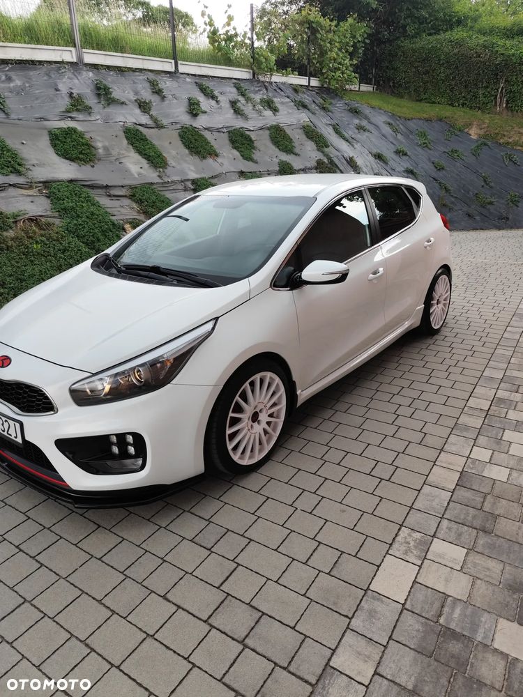 Kia Ceed 1.6 T-GDI GT L - 10