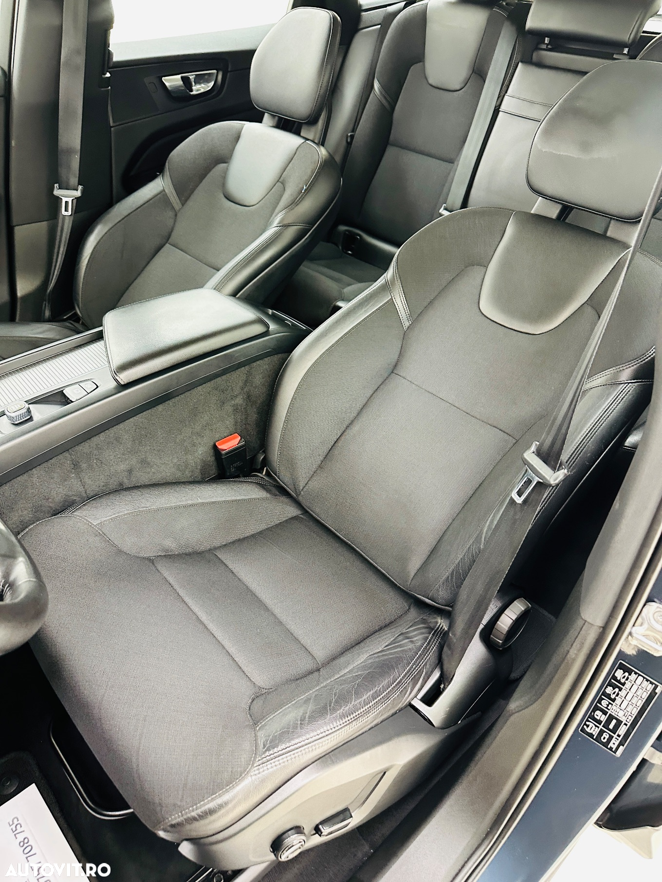 Volvo XC 60 D4 AWD Momentum - 19
