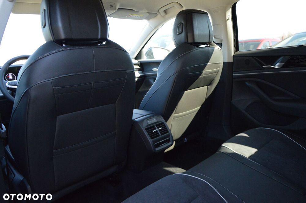 Volkswagen Passat - 17