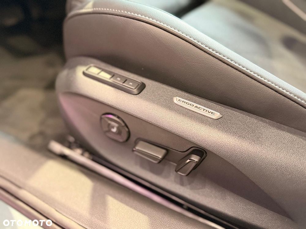 Volkswagen Passat - 11