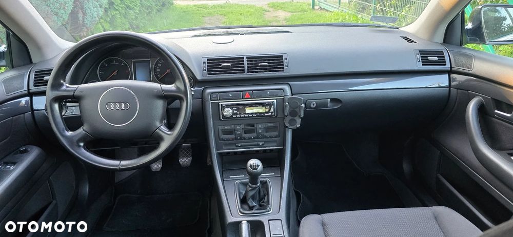 Audi A4 Limousine - 10