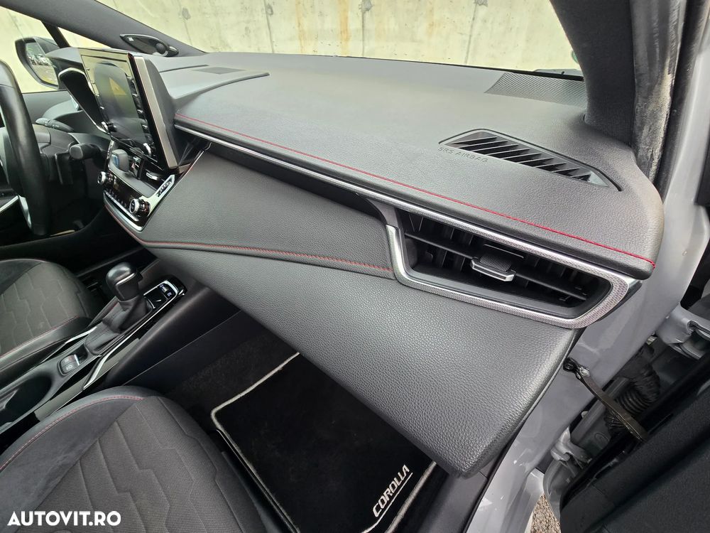 Toyota Corolla 2.0 HSD Exclusive Plus GR Sport Bi-Tone - 10