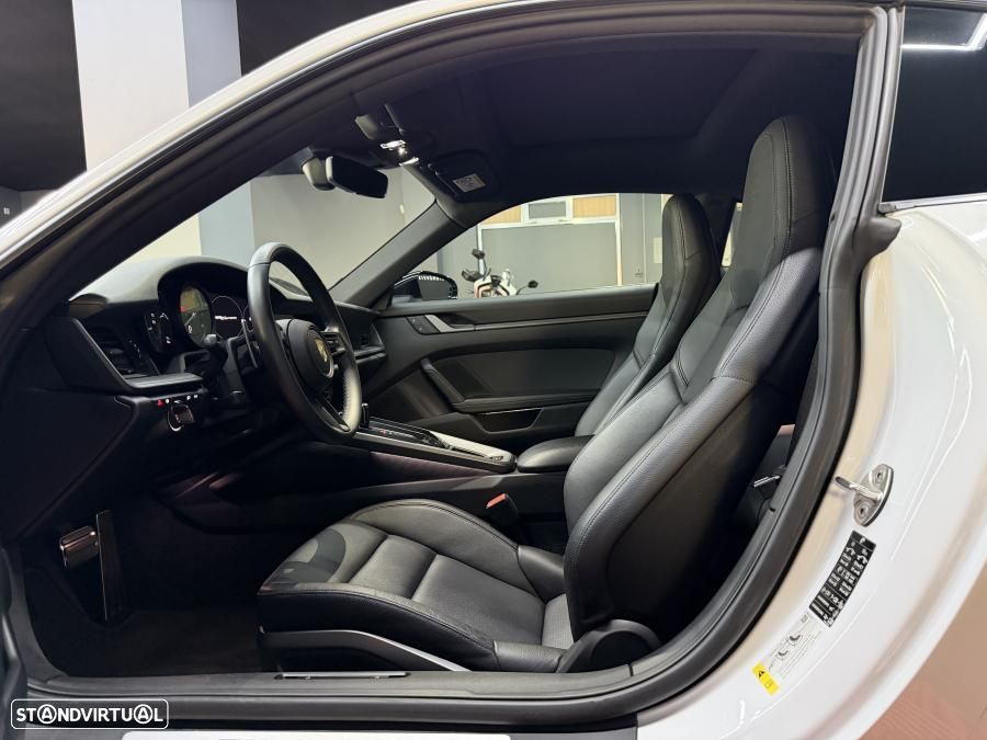 Porsche 911 (992) Carrera PDK - 10