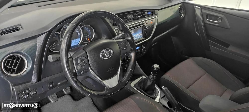 Toyota Auris Touring Sports 1.4 D-4D Comfort - 18