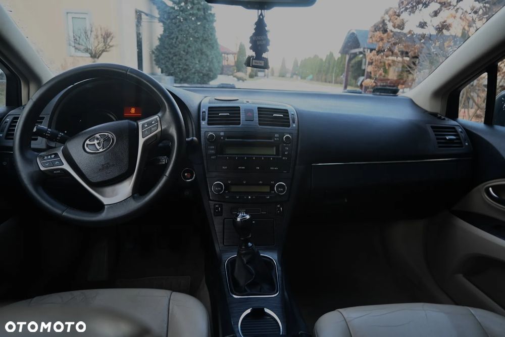 Toyota Avensis 2.0 D-4D Premium - 6