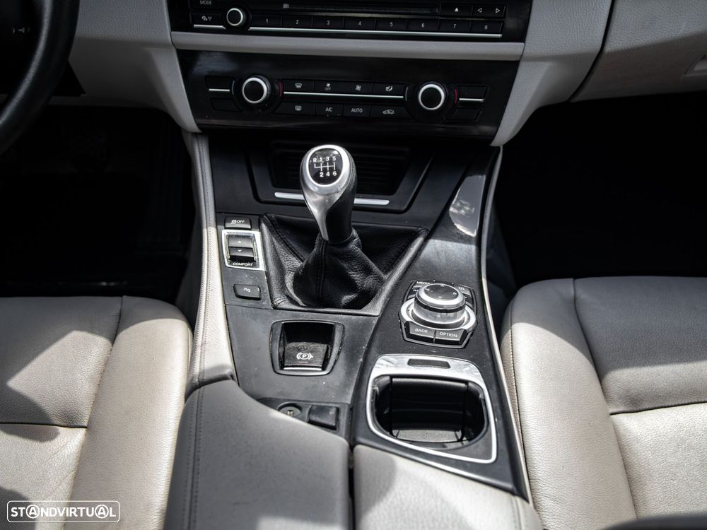 BMW 520 d Line Luxury - 24