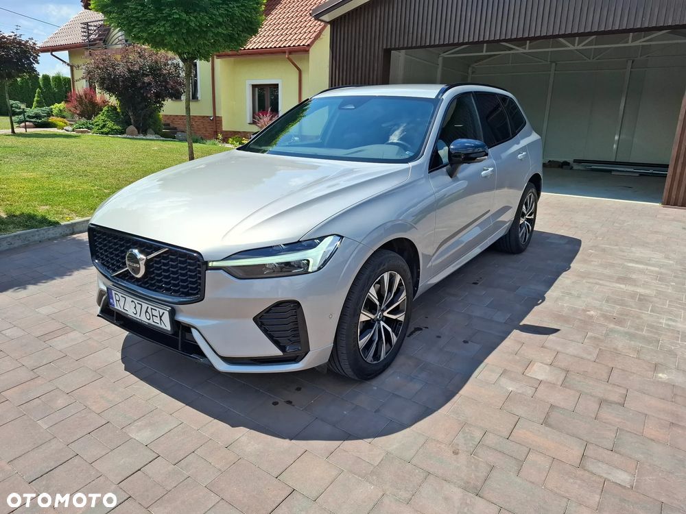 Volvo XC 60 B4 D AWD Plus Dark - 11