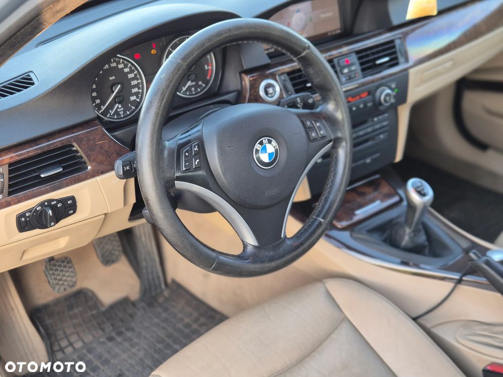 BMW Seria 3 320d - 23