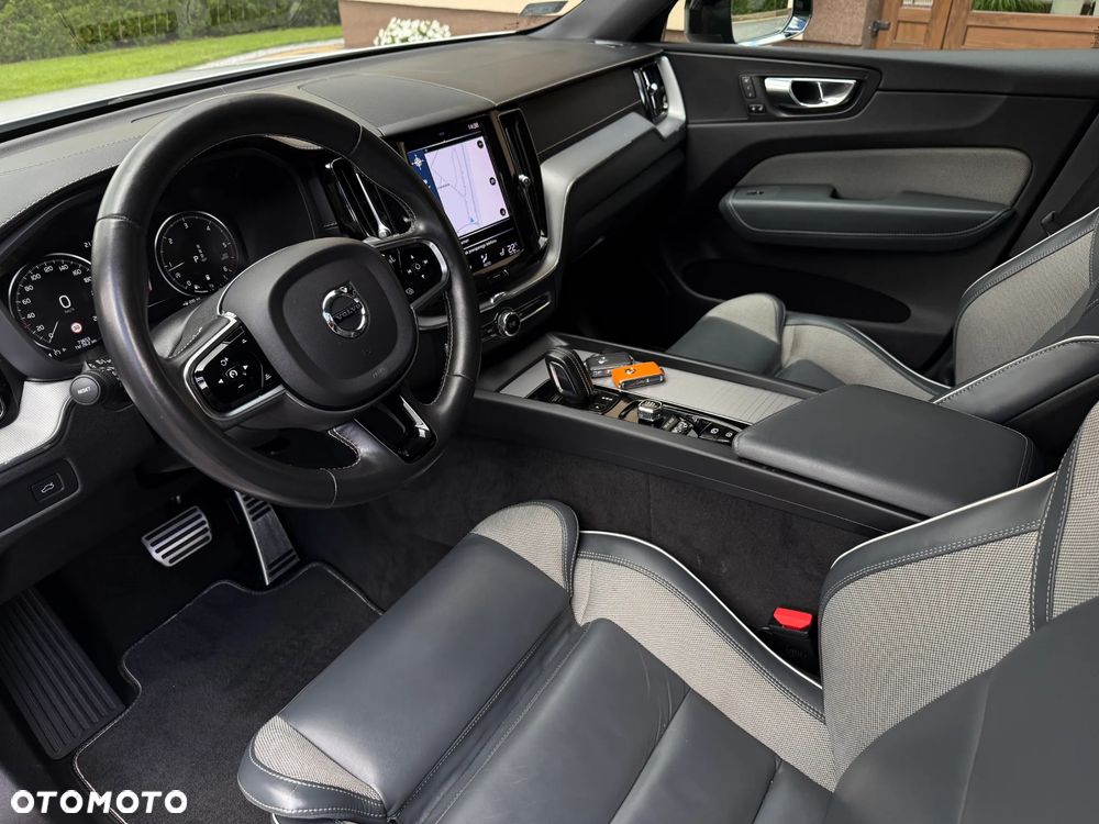 Volvo XC 60 B4 D AWD R-Design - 17
