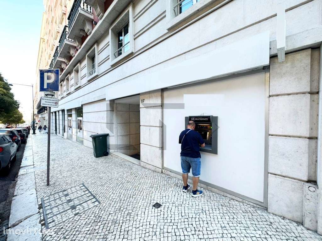 Loja para Arrendamento em plena Av. António Augusto Aguiar 23, junt... - Grande imagem: 4/20