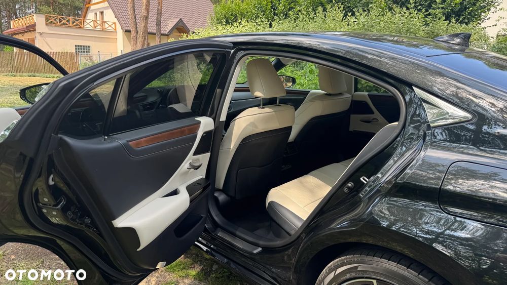 Lexus ES 300h Prestige - 9
