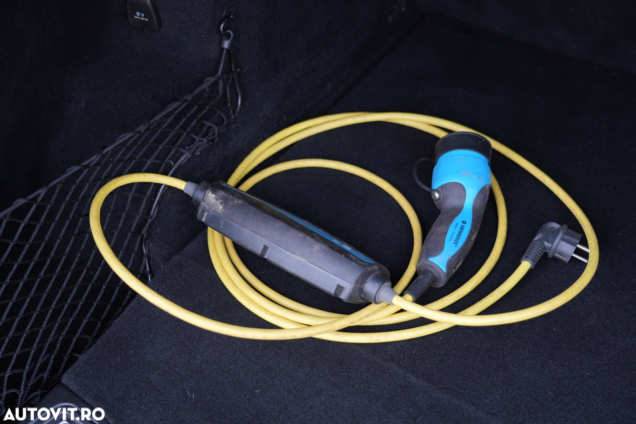 Volvo XC 60 Recharge T8 Twin Engine eAWD R-Design - 26