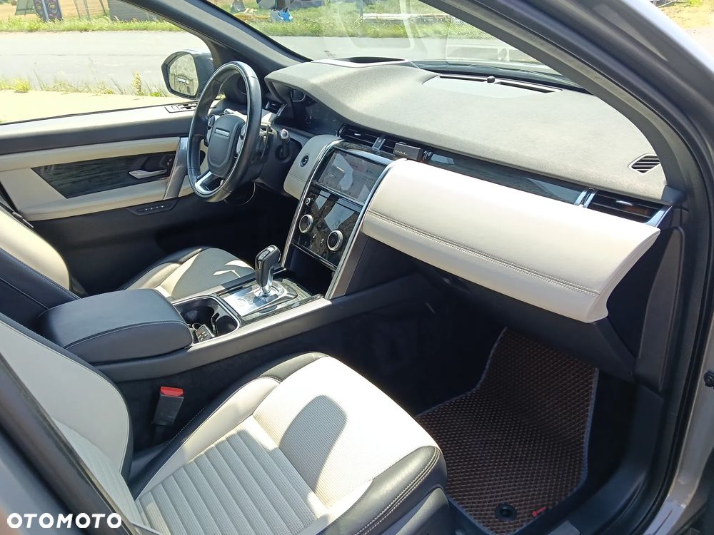 Land Rover Discovery Sport P300e R-Dynamic - 9