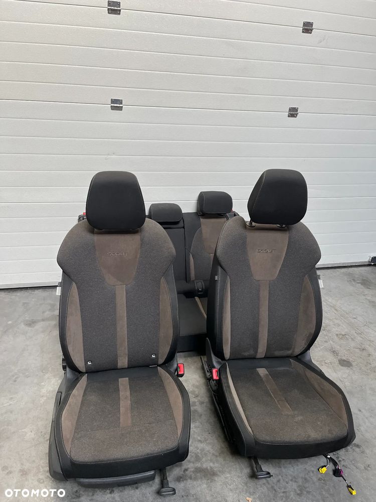 SKODA OCTAVIA IV SCOUT KOMBI FOTELE KANAPA KOMPLET GRZANE 22R - 1