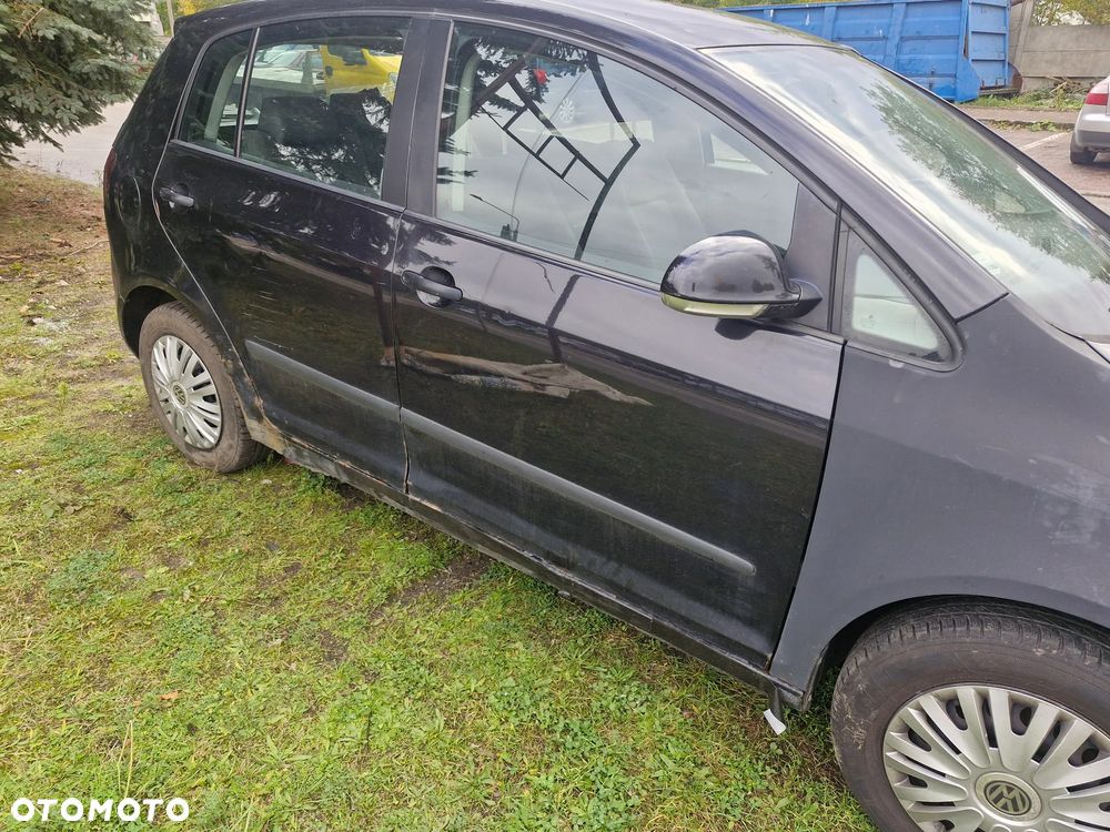 Volkswagen Golf Plus - pojazd na części: maska, zderzak, drzwi, szyby, lusterka, chłodnica.... - 2