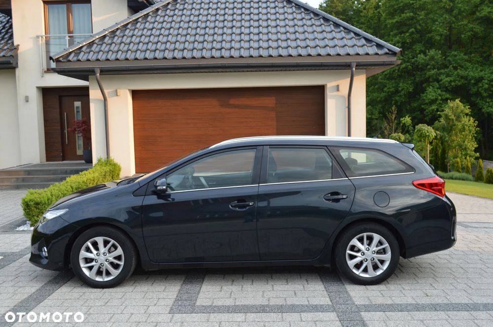Toyota Auris 1.4 D-4D - 13