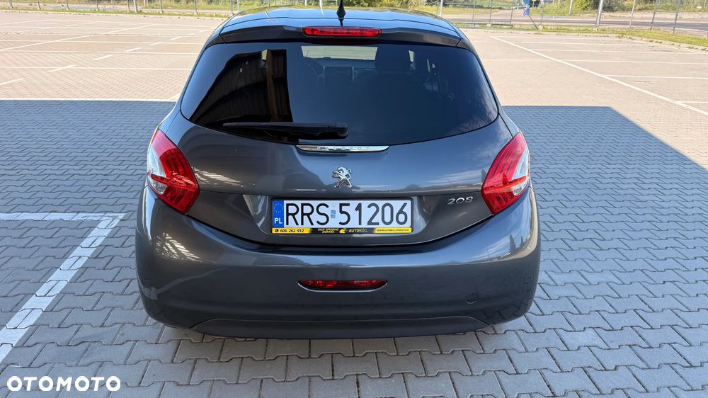 Peugeot 208 - 5