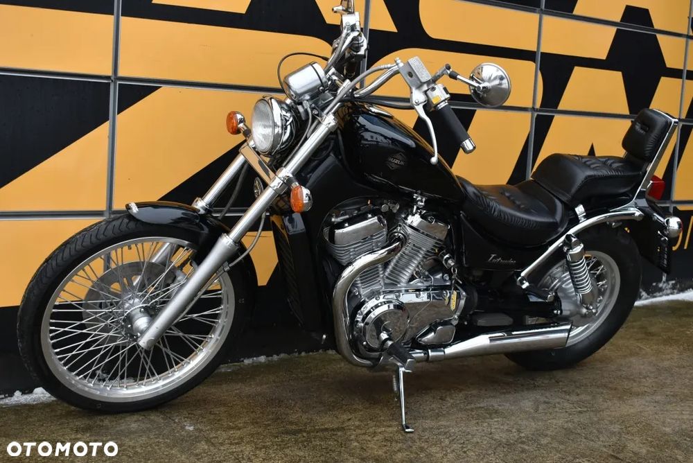 Suzuki Intruder - 7