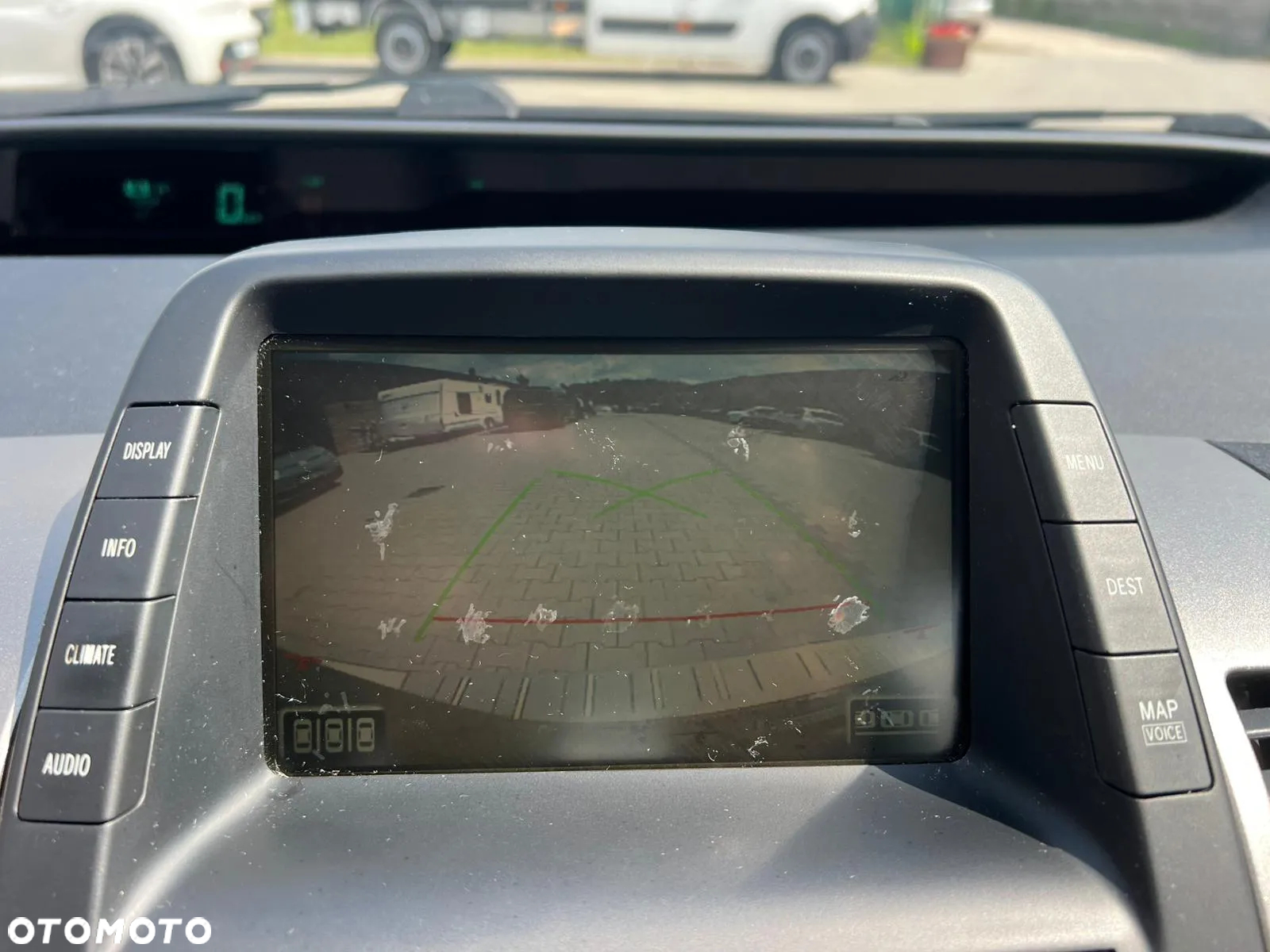 Toyota Prius (Hybrid) - 17