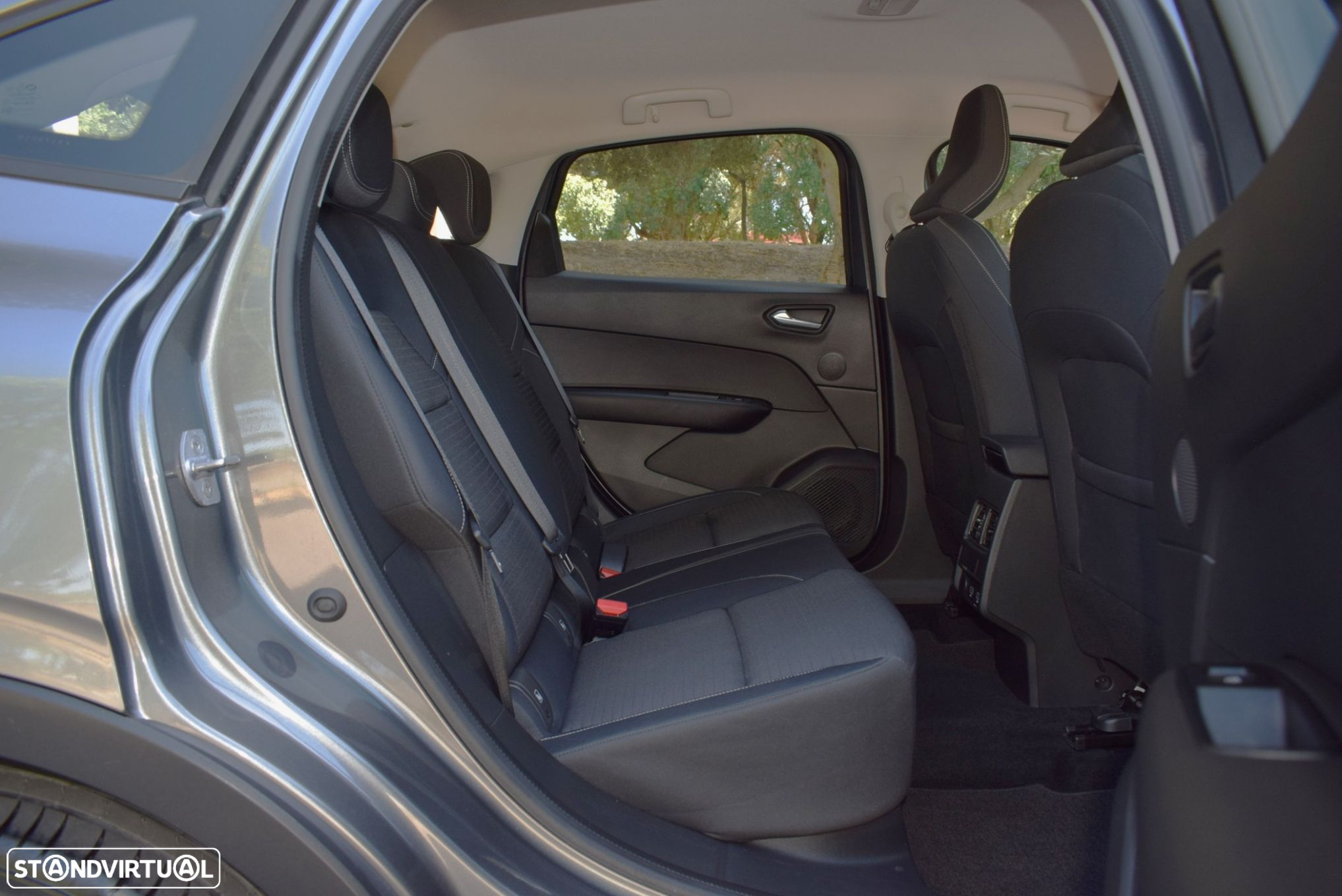 Renault Arkana 1.6 E-Tech Intens - 8
