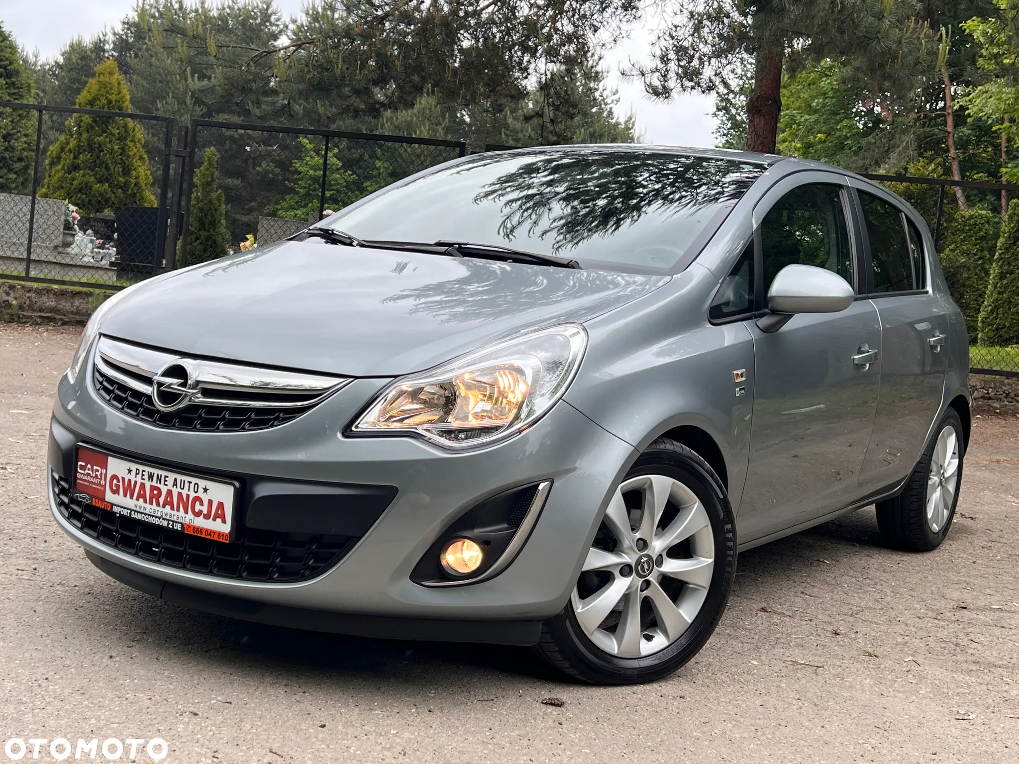 Opel Corsa 1.4 16V Cosmo - 2