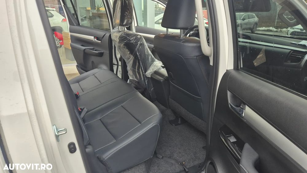 Toyota Hilux 2.8D 204CP 4x4 Double Cab AT Executive - 22