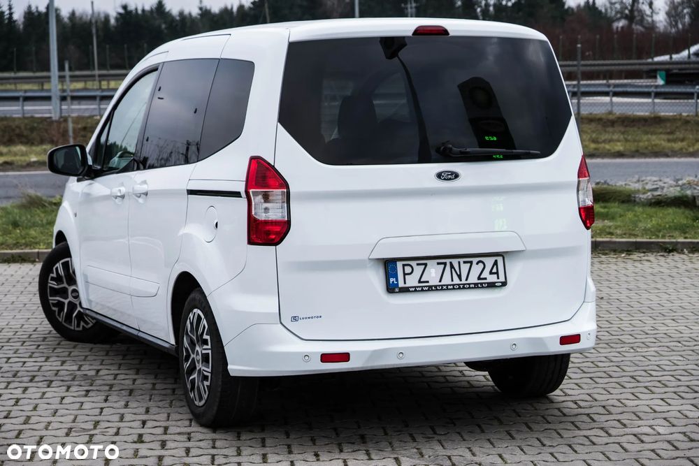 Ford Tourneo Courier 1.5 TDCi S&S Titanium - 24