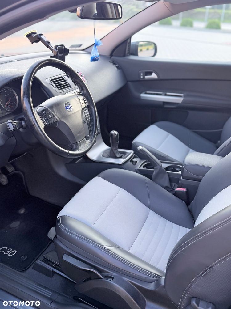 Volvo C30 1.6D Momentum - 10