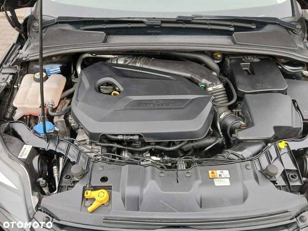 Ford Focus SW 1.6 EcoBoost Titanium - 24