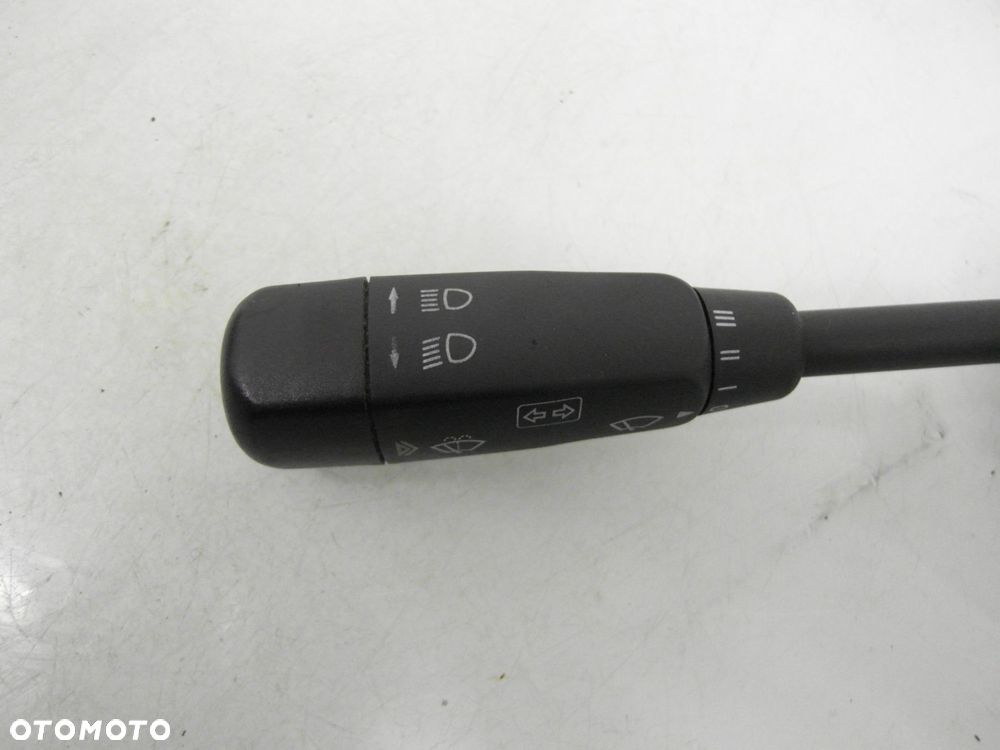 PRZEŁĄCZNIK KIERUNKOWSKAZÓW MERCEDES W168 1685450110 - 2
