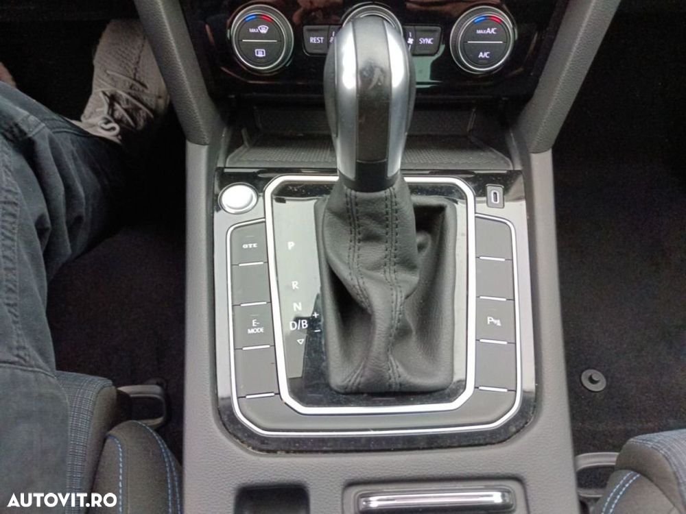 Volkswagen Passat - 5