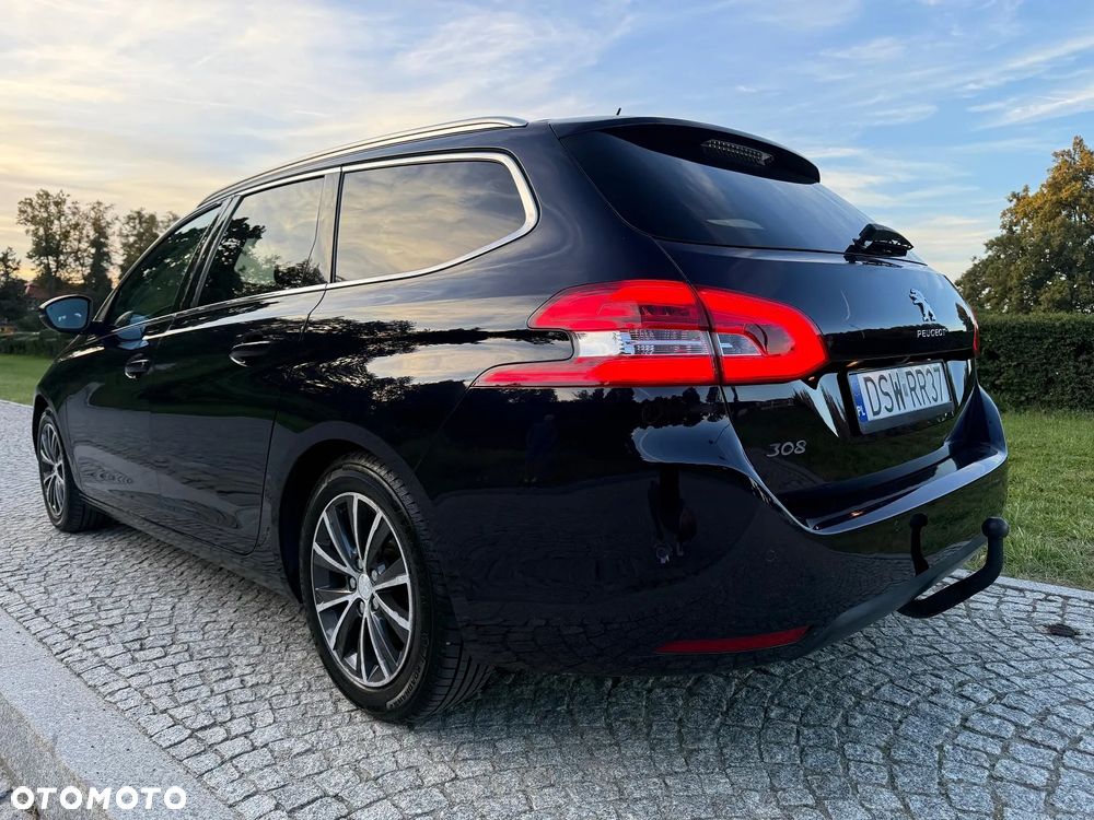 Peugeot 308 SW 1.2 PureTech Allure S&S - 17