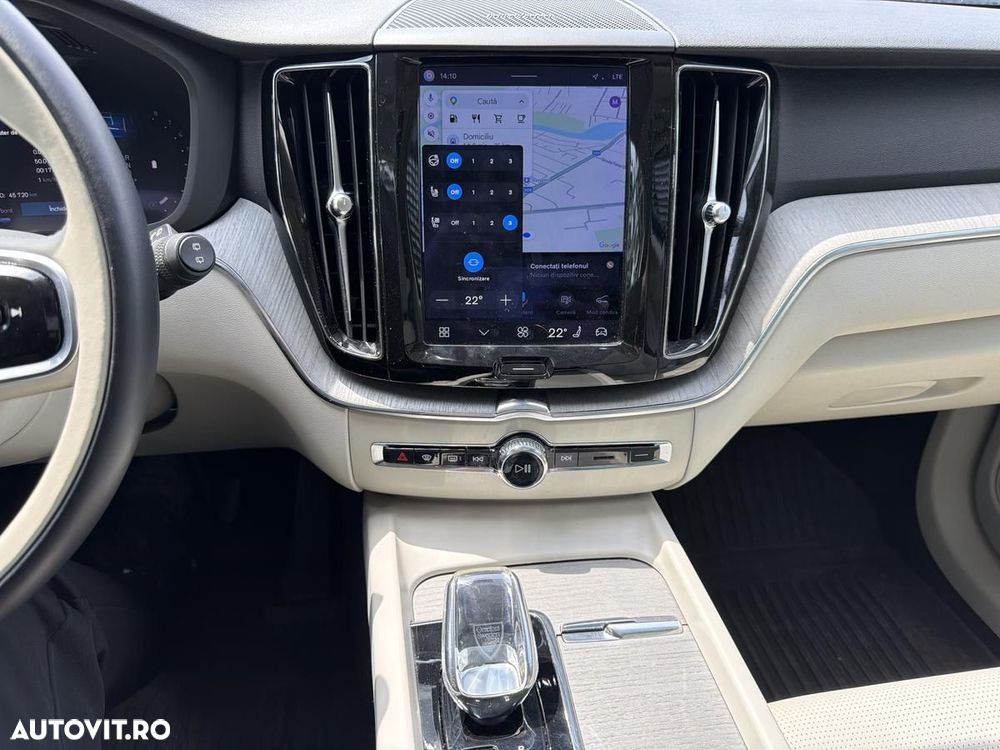 Volvo XC 60 B5 AT AWD MHEV Plus Dark - 18