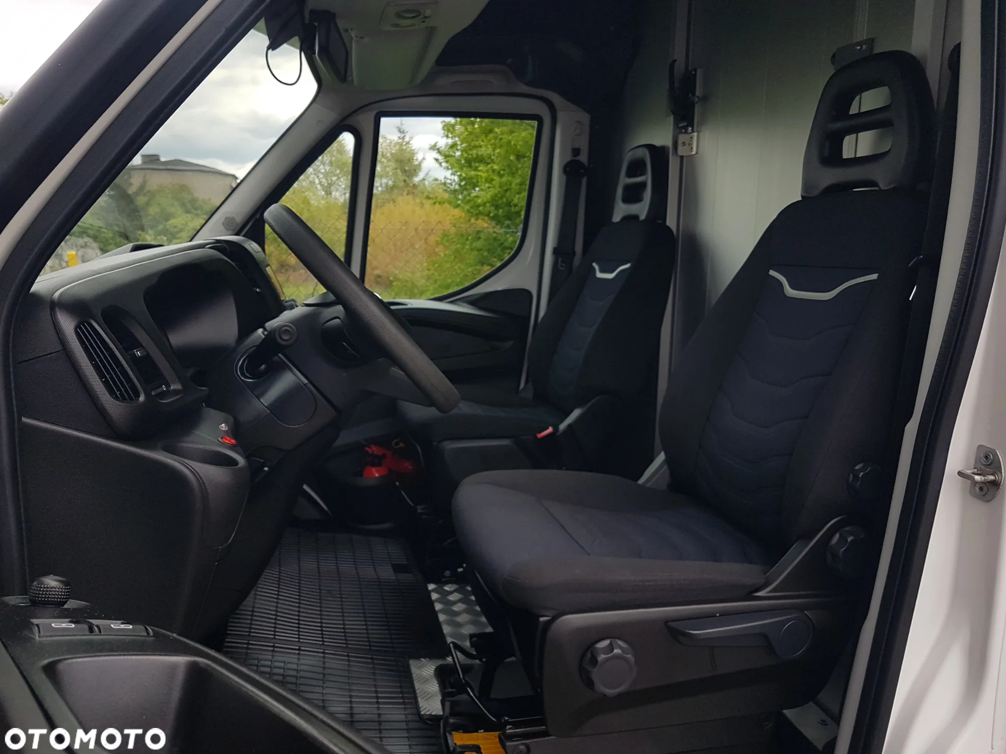 Iveco DAILY KONTENER NISKOPODŁOGOWY 4,43x2,23x2,42 SKLEP FOODTRUCK BAR KLIMA KONIOWÓZ KAMPER - 7
