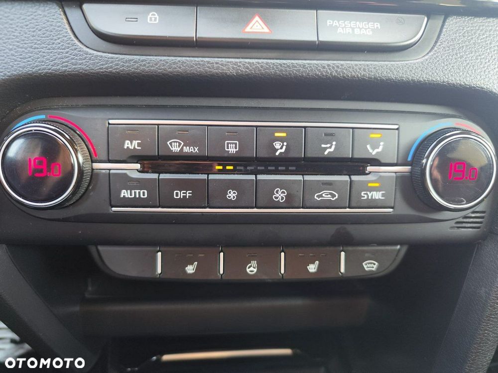 Kia Ceed 1.5 T-GDI L Business Line - 29