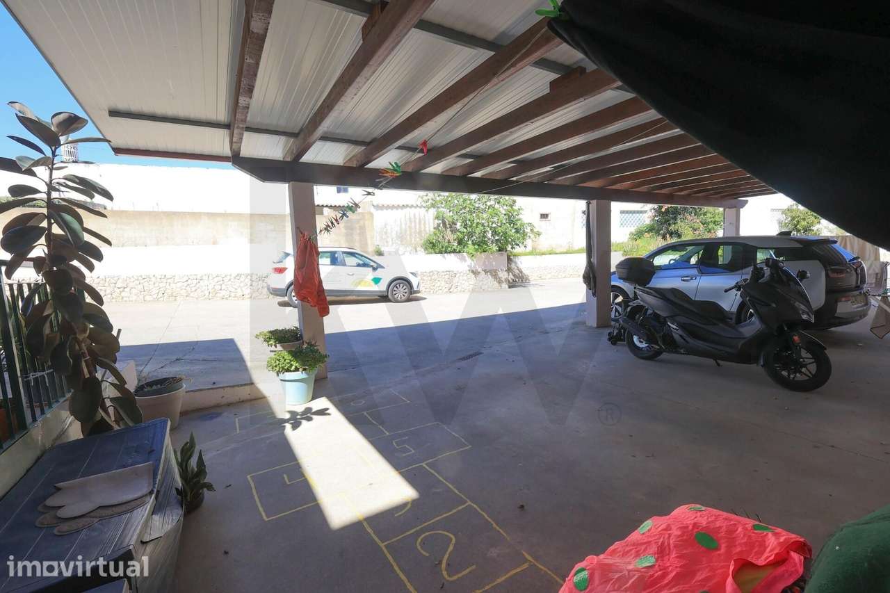 Moradia T3 com piscina e Sótão com potencial para criação de um T2 | F - Grande imagem: 3/34