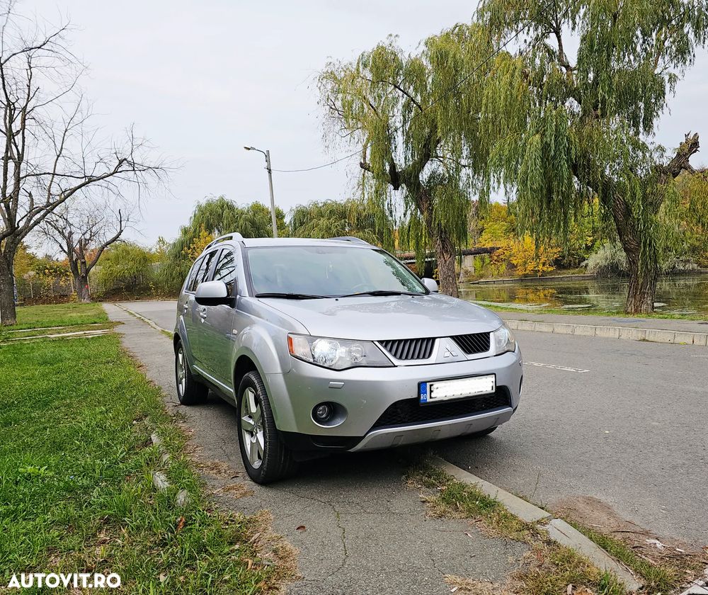 Mitsubishi Outlander 2.2 DI-D Intense + - 1
