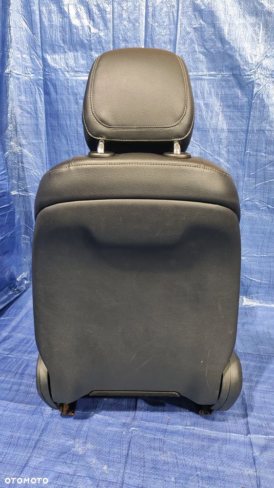 FOTEL PRAWY PRZÓD EKO SKÓRA EKOSKÓRA CZARNA PERFOROWANA GRZANY OSŁONA PRZEŁĄCZNIK PANEL ZAGŁÓWEK AIRBAG PODUSZKA MERCEDES W205 - 8